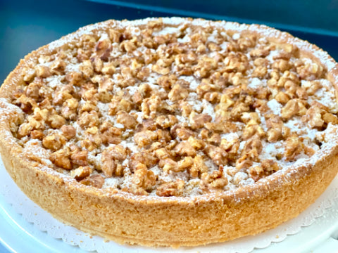 Apfelkuchen mit karamellisierten Walnusstücken